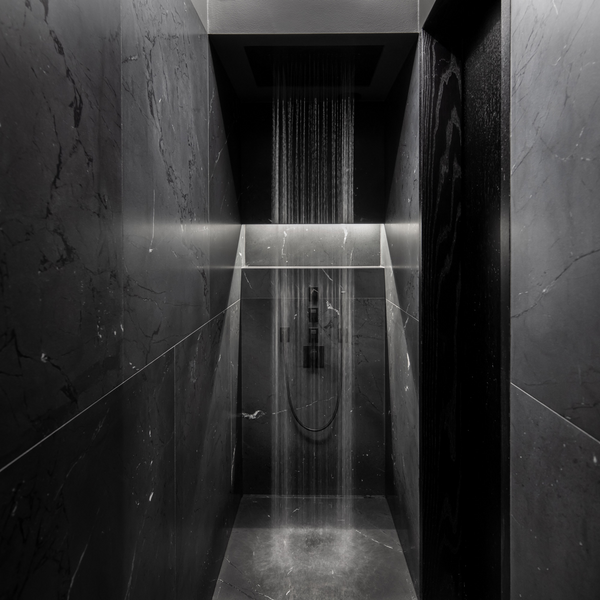LUXURY LAVATORIES FROM AROUND THE WORLD
